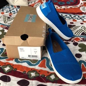 NWT Toms